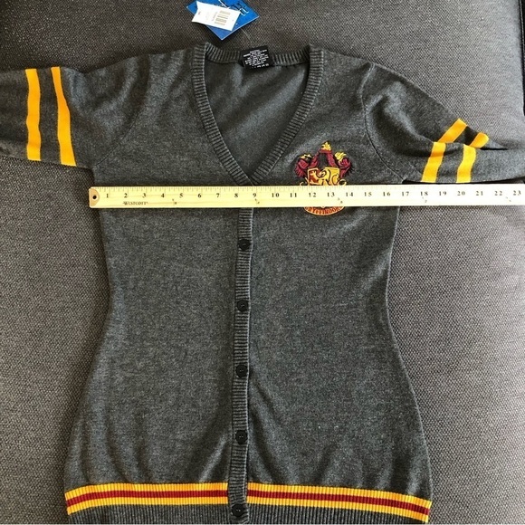 NWT Harry Potter gray Gryffindor patch front button cardigan S - Picture 6 of 7